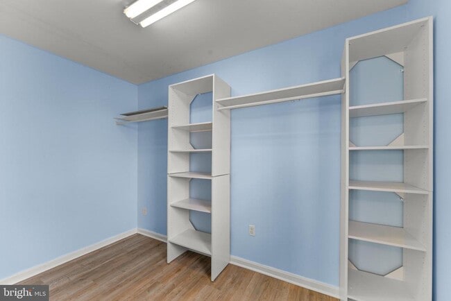 Building Photo - 418 Point Mary Cir