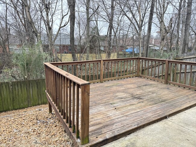 Fenced in yard with deck - 1217 Brady Hollow Ln