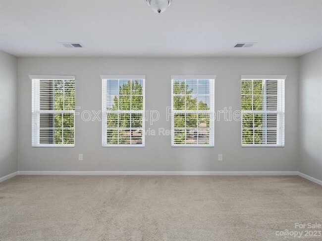 Building Photo - 19036 Lake Breeze Dr