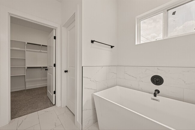 Building Photo - 5206 Firnat St
