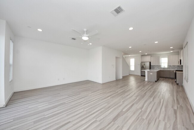 Building Photo - 18716 Centro Main St