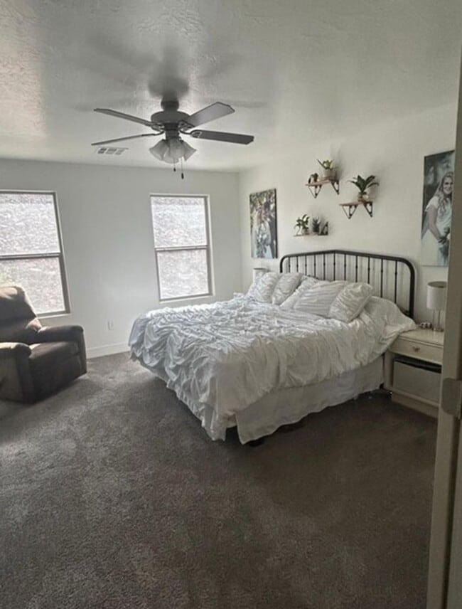 Building Photo - Desert Edge Townhome