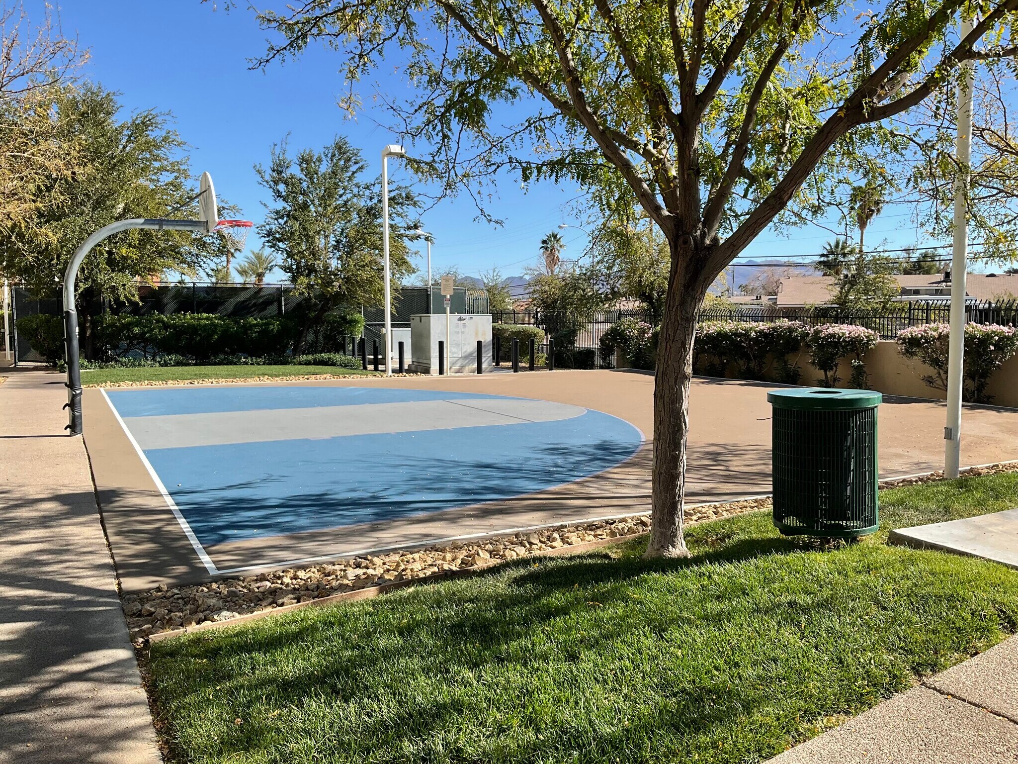 Building Photo - 38 E Serene Ave