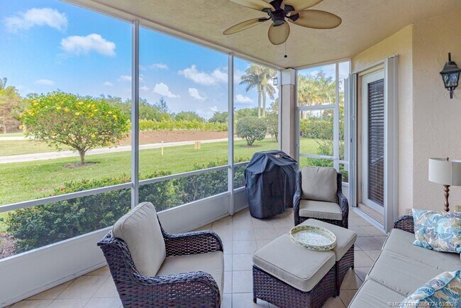 Building Photo - 2371 SW Carriage Hill Terrace