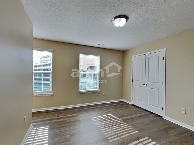 Building Photo - 670 Ferguson Ave
