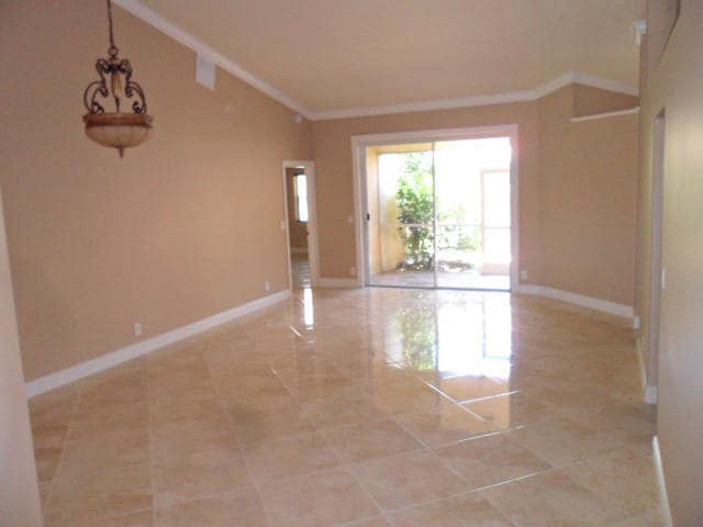 Building Photo - 10123 Caoba St