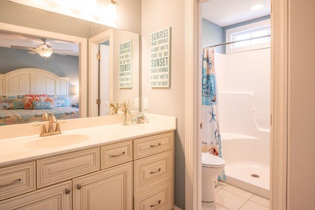 Building Photo - FURNISHED OFF-SEASON MONTHLY RENTAL