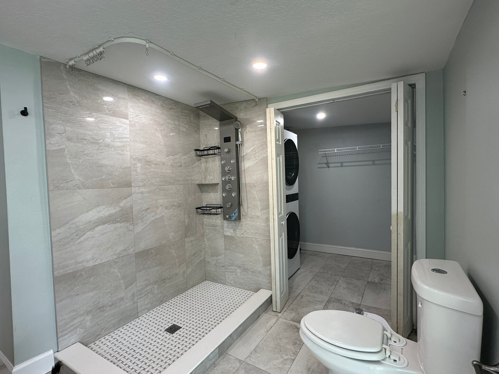 spa shower - 5932 McKee Lake Dr N