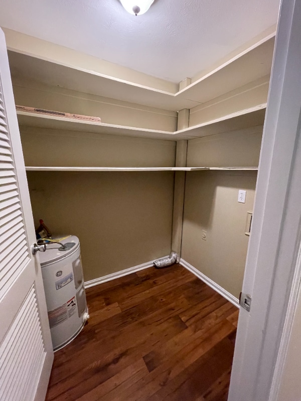 Building Photo - 2105 Young St