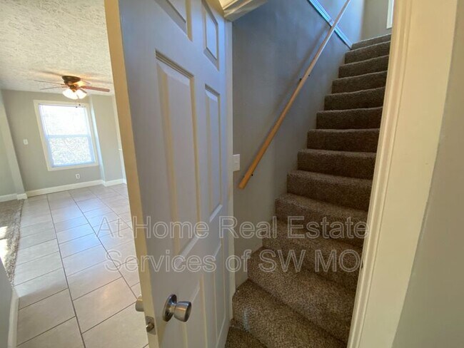 Building Photo - 1471 E Mcgee St