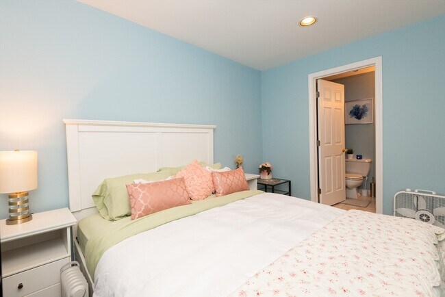 Building Photo - 178 Bishops Forest Dr