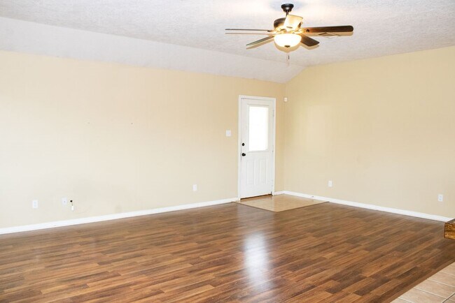 Building Photo - 9550 Thousand Oaks Loop