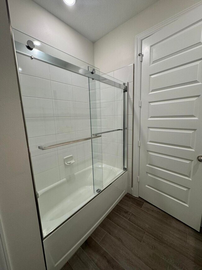 Building Photo - 8643 Dahlia Cir