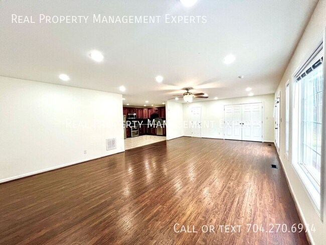 Building Photo - 133 Polaris Dr