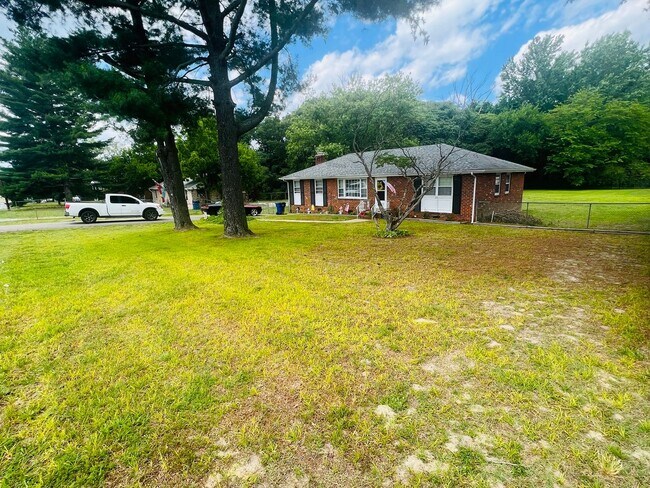 Building Photo - 7259 Walnut Grove Rd