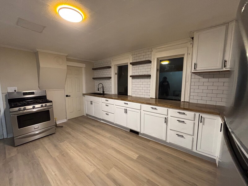 Building Photo - 238 Schiller St