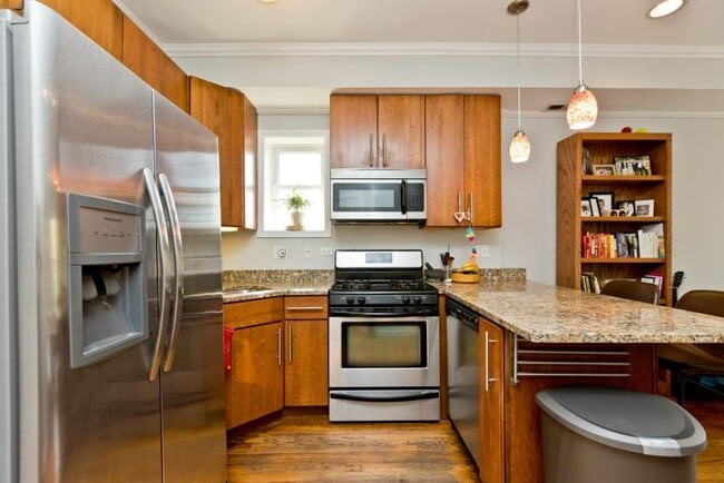 Building Photo - 2 bedroom in Chicago IL 60647