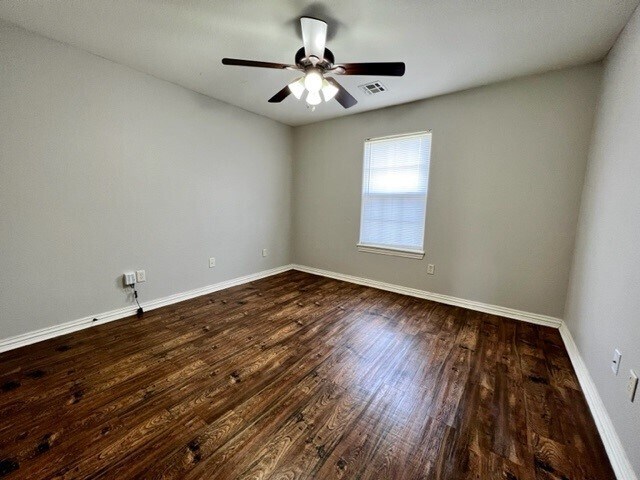 Building Photo - 4041 W Spring House Dr