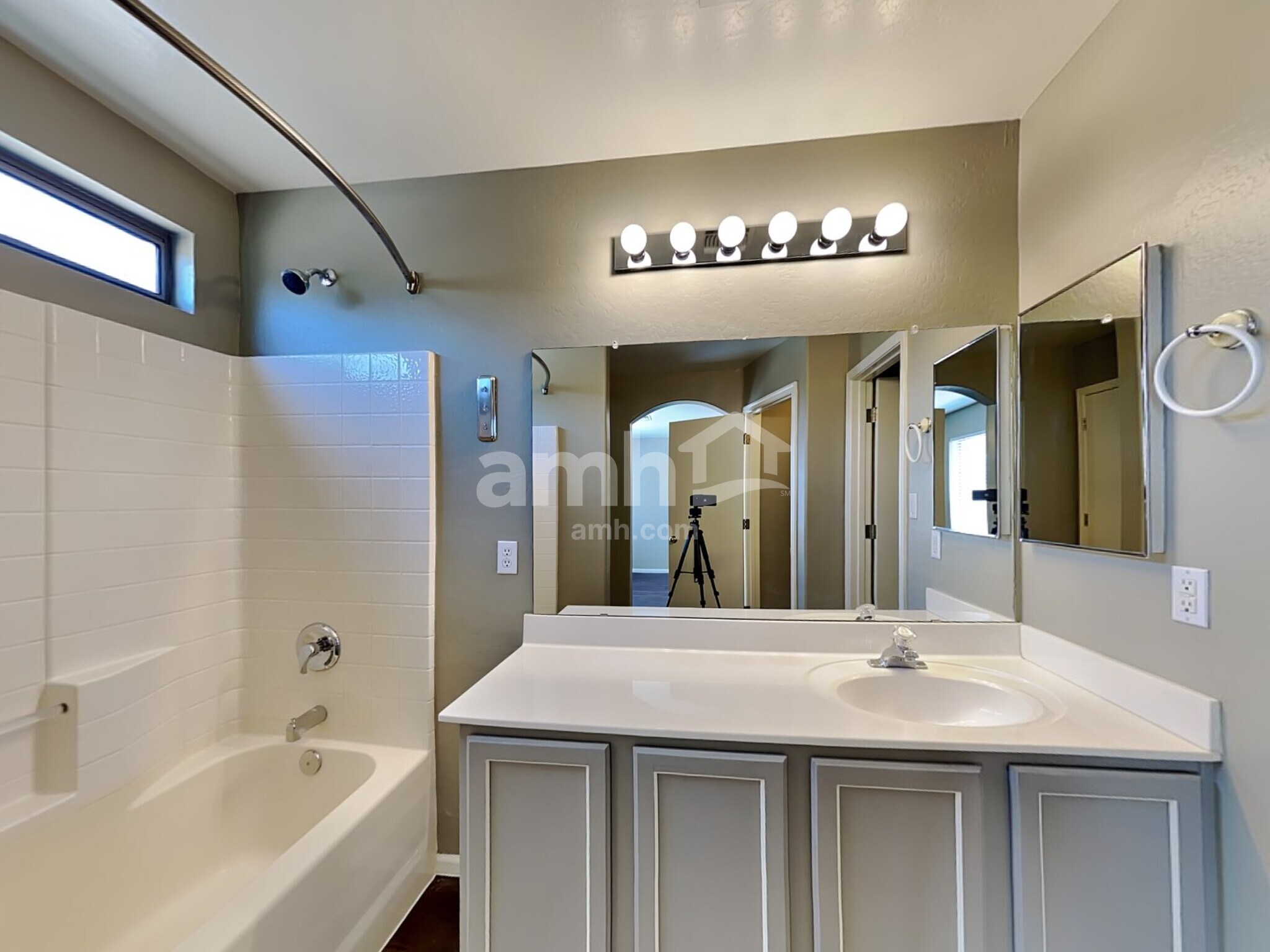 Building Photo - 13177 W Mauna Loa Ln