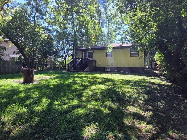 Building Photo - 24492 Hickory St