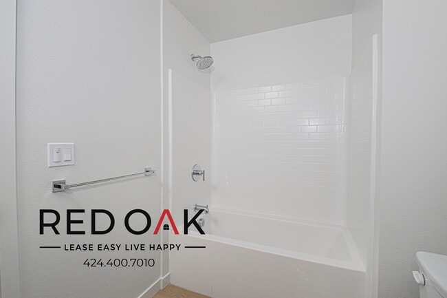 Building Photo - 856 S Gramercy Dr