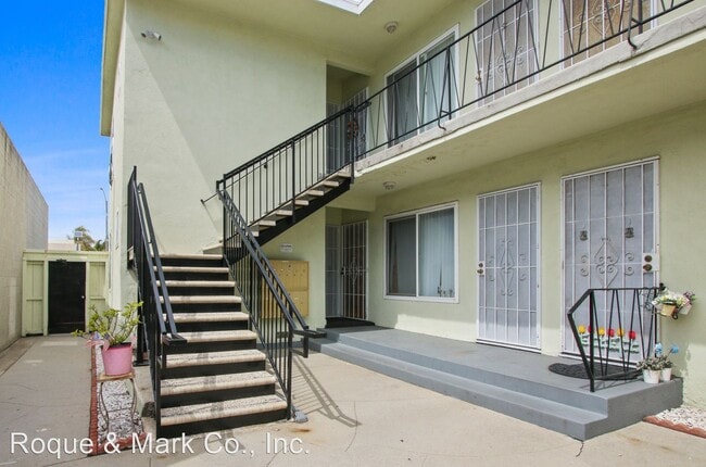 Building Photo - 1 br, 1 bath Apartment - 1010 Pico Blvd. 1...