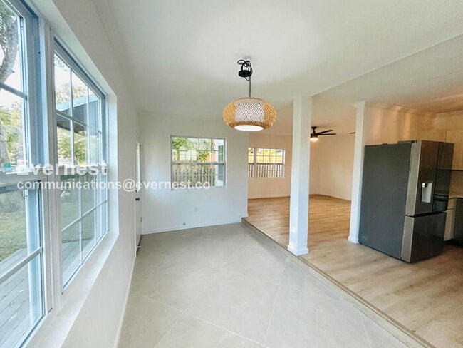 Building Photo - 3032 56th St S