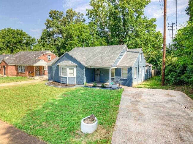 Building Photo - 1778 Edward Ave