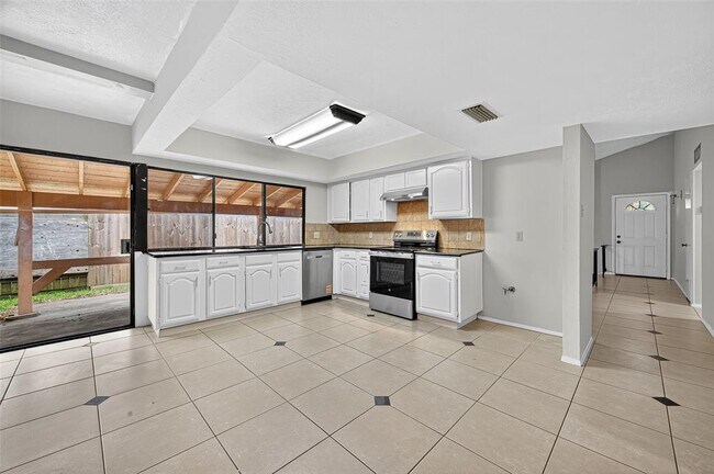 Building Photo - 15815 Ironside Creek Dr