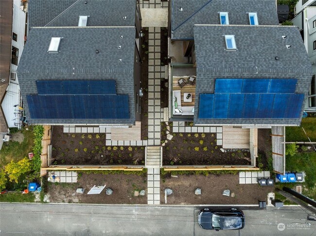 Building Photo - Greenwood 3 Bedroom New Construction Townhouse!