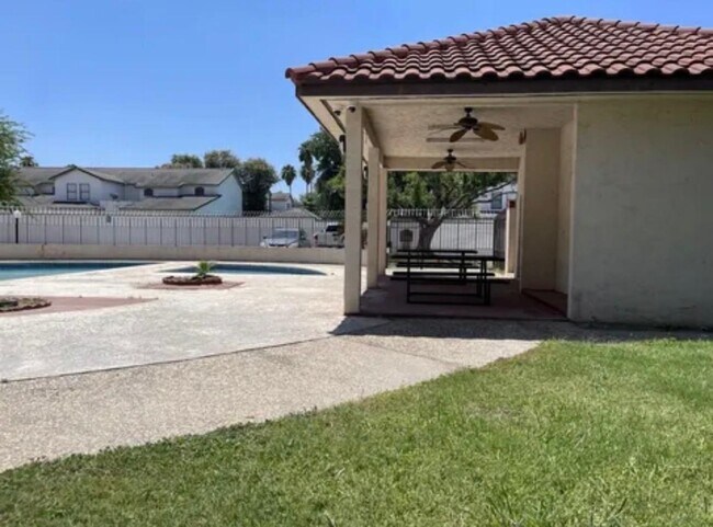 Building Photo - 101 W Del Mar Blvd