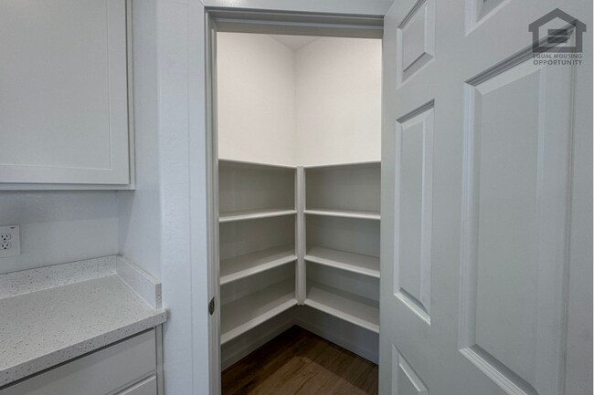 Building Photo - 18236 Avenida del Sol W