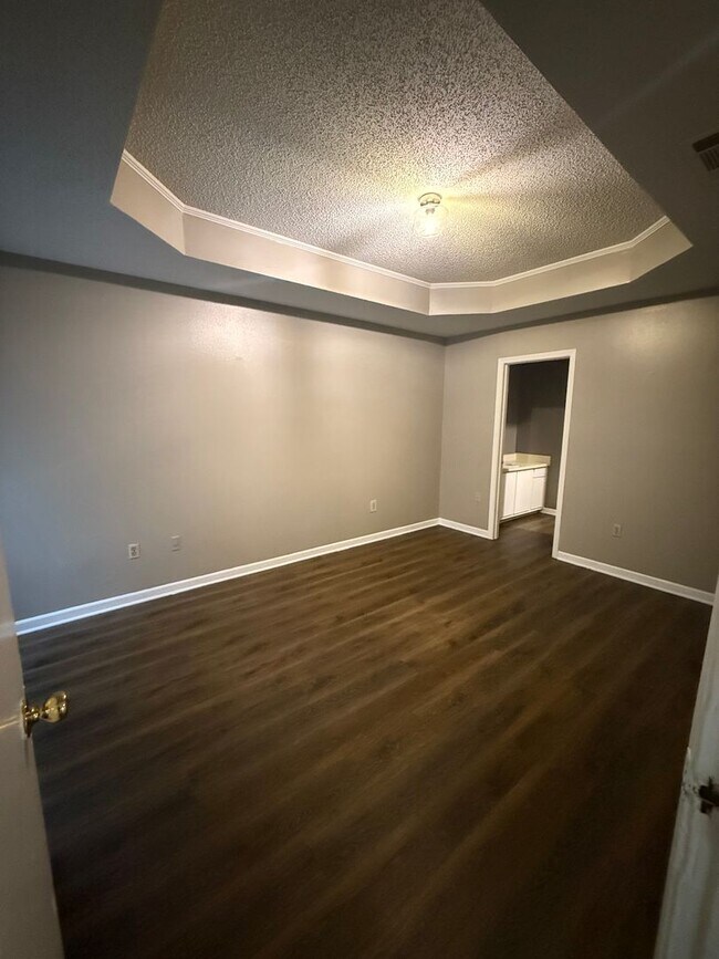 Building Photo - 8155 Starwood Ct