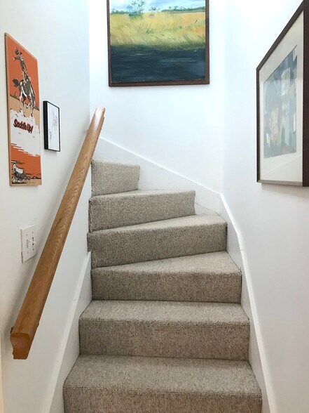 Building Photo - 21 Central St