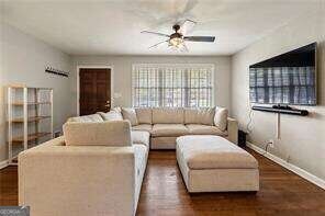 Building Photo - 3235 Woodview Dr SE