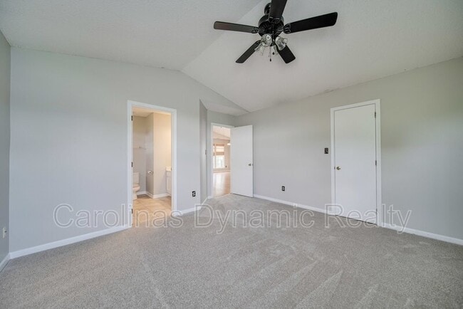 Building Photo - 120 Lantana Dr