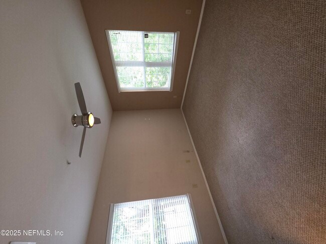 Building Photo - 13810 Sutton Park Dr N