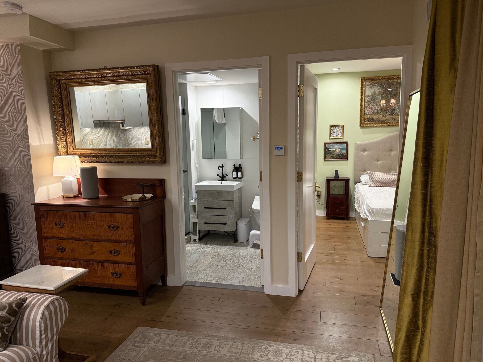 Building Photo - 44 Box St