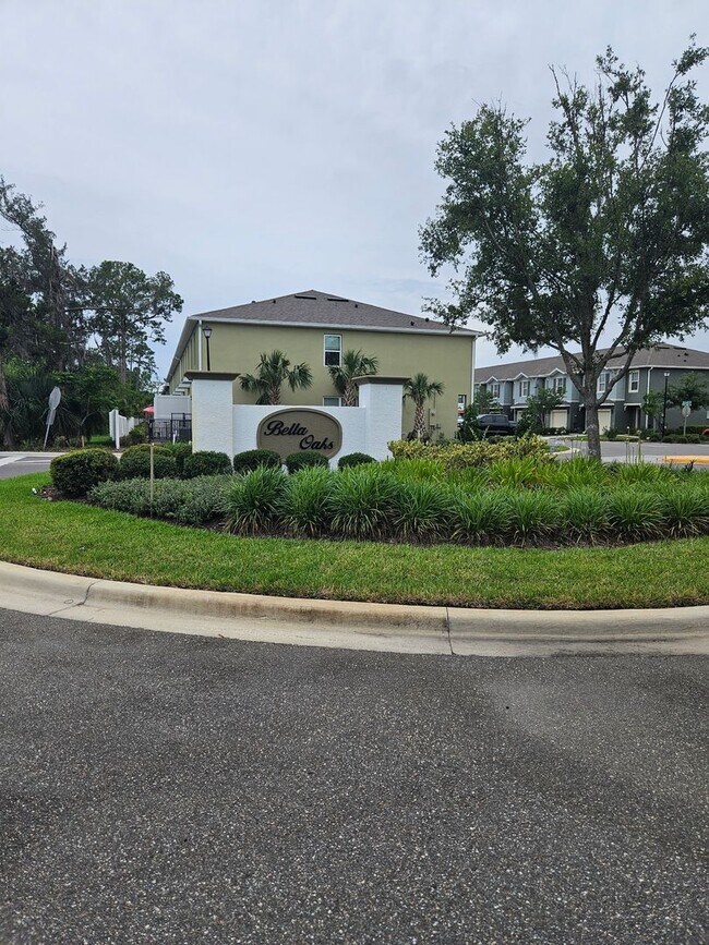 Building Photo - 3 bedroom 2.5 Bath home in Port Orange FL