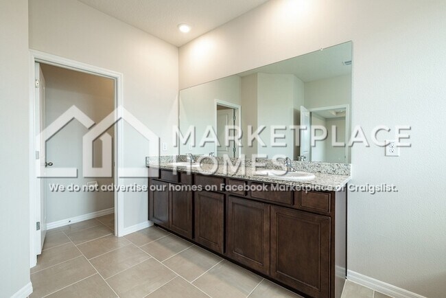 Building Photo - 10913 Laxer Cay Loop