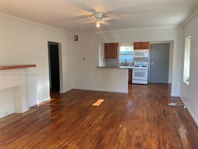 Building Photo - 1806 Funston St