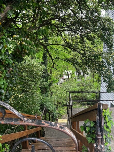 Building Photo - 2219 Flora St