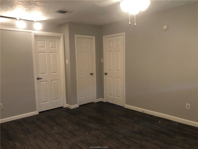 Building Photo - 401 Cooner St
