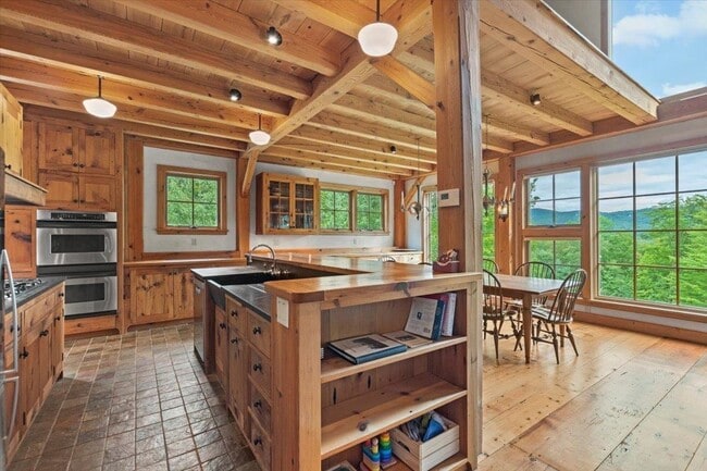 Building Photo - 36 Moses Pond Rd