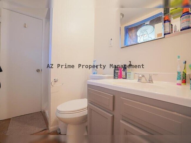 Building Photo - 351 E Encanto Dr