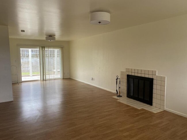 Building Photo - 4911 Diane Pl