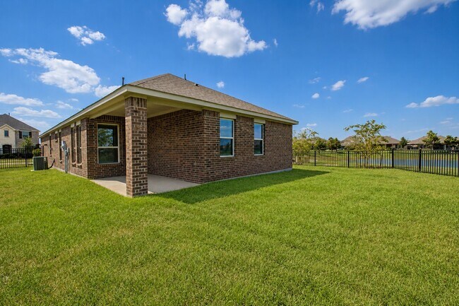 Building Photo - 101 Eliana Shores Dr