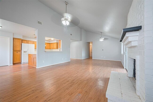 Building Photo - 15238 Ensenada Dr