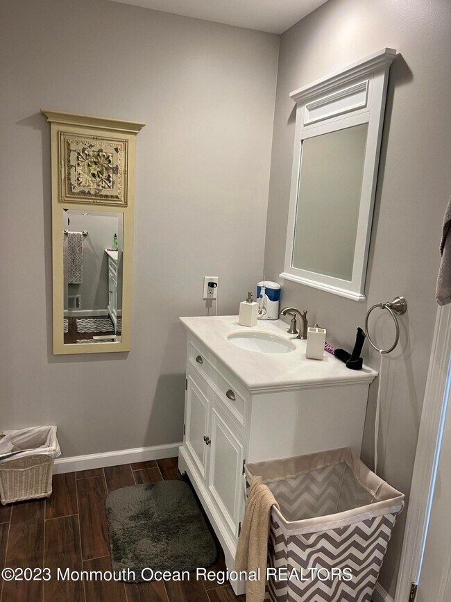 Building Photo - 85 E Water St