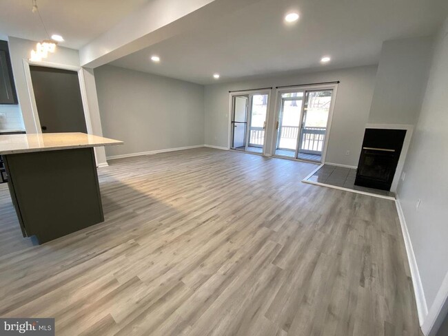 Building Photo - 117 Foxfire Dr